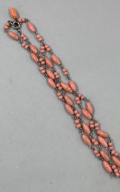 null Coral necklace with angel skin, spindle and round beads, metal spacers. 

Length:...