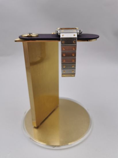 null MORIN DUBREUIL, model MD n°1

Watch stand in brass, purple leather and colorless...