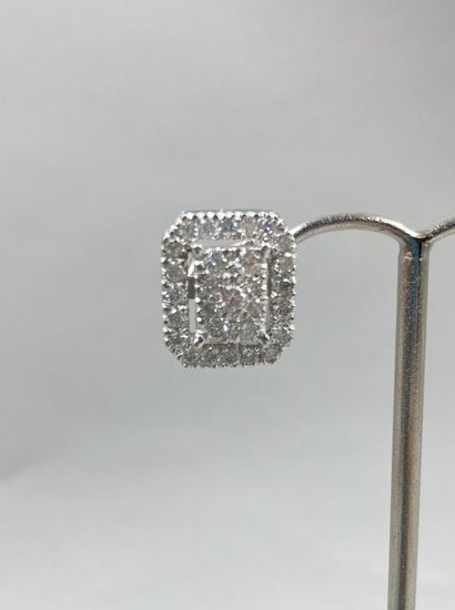 null Pair of 18k white gold openwork diamond-covered rectangular earrings weighing...