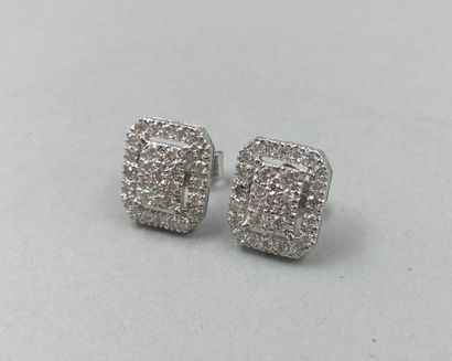 null Pair of 18k white gold openwork diamond-covered rectangular earrings weighing...
