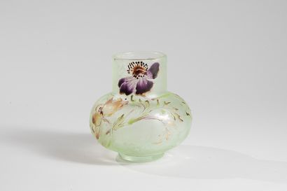 null Émile GALLÉ (1846-1904), Cristallerie Gallé

Vase à haut col et à panse ovoïde...