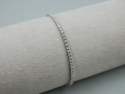 null Soft line bracelet in 18k white gold set with 75 brillant cut diamonds in F...