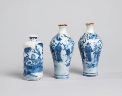 null CHINA, 20th century

Set of three porcelain snuffboxes, decorated with equestrian...