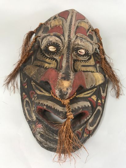 null Aire Maprik mask, Papua New Guinea

Wood with brown patina, pigments

Height...
