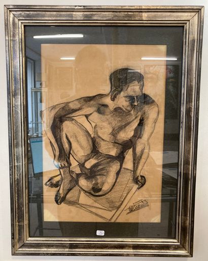 null Lot: 

- French school, circa 1930

Man posing.

Charcoal drawing.

Framed and...