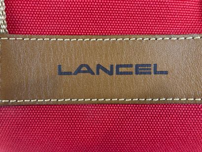 null LANCEL

Red cloth bag

35 x 55 cm

(Small stains)