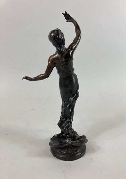 null French school, 20th c.

Allegory of spring

Proof in metal with brown patina...