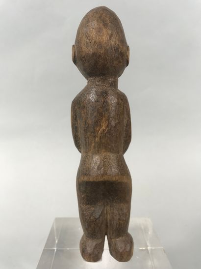 null Set of three statuettes and a whistle of the African type

Height. from 13 cm...