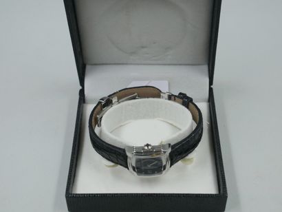 null MAUBOUSSIN

Lady's watch in steel, imitation crocodile strap. 

In its box.

Not...