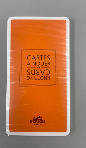 null HERMES Paris

Jeu de cartes à nouer n°5. 

(Cartes sous blister) Avec boîte...