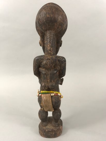 null Statuette d’une maternité de type Baoule, Côte d’Ivoire

Bois à patine brune,...