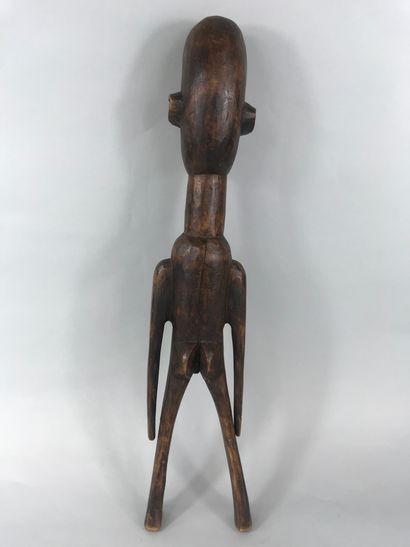 null Statue of Africa type

Wood with brown patina

Height : 51,5 cm. Height : 51,5...