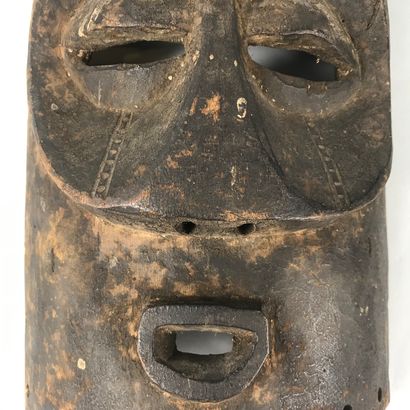 null Mask of the African type

Wood with brown patina

Height : 35 cm. Height : 35...