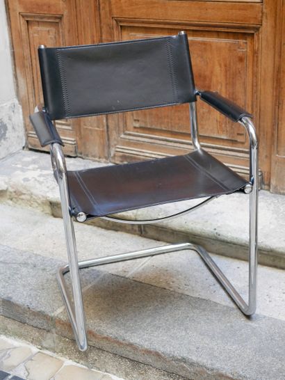 null Pair of design armchairs, in the taste of Marcel BREUR. Chromed metal tube structure,...