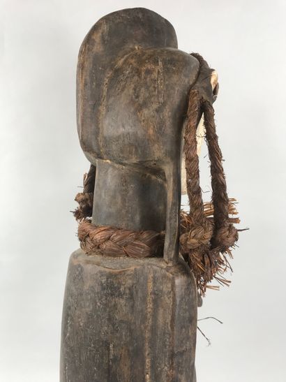 null Tsogho type statue, Gabon

Wood with brown patina, pigments

Height Height :...
