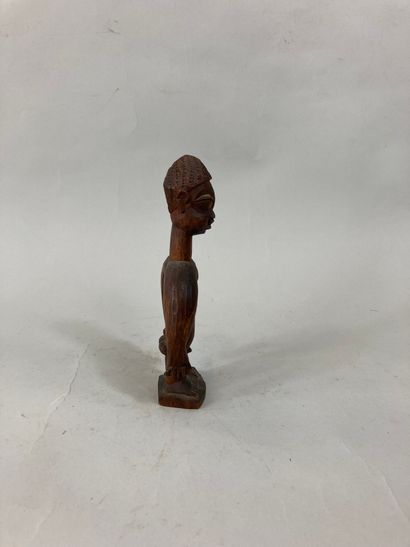 null Yoruba ibeji type statuette, Nigeria

Wood with brown patina

Height 26.5 c...