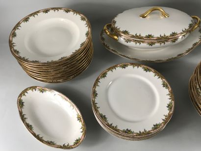 null LIMOGES 

Part of table service in porcelain with decorations of fruits including:...