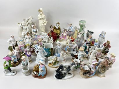null Important lot de figurines en porcelaine représentant des enfants, des animaux,...
