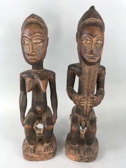 Couple de statues de type Baoule, Côte d’Ivoire...