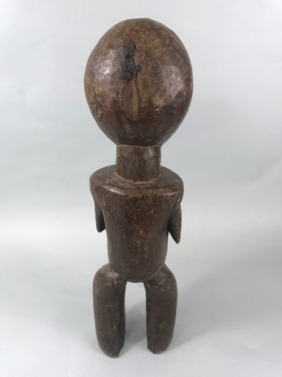 null Ambete type statue, Gabon

Wood with brown patina, pigments

Height : 48 cm....
