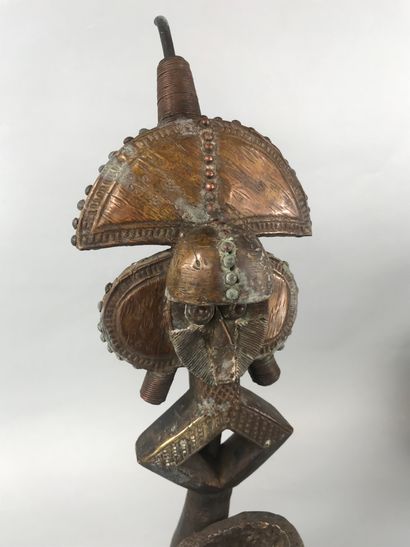 null Objet de type Kota, Gabon

Bois, métal

Haut. : 54 cm.