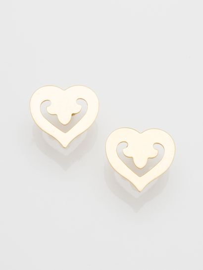 null 
O.J. PERRIN, Paris

Stud earrings in the shape of heart in yellow gold 18k...