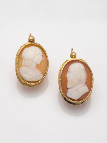 Pair of 18k yellow gold earrings with cameo...