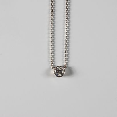 null 18k white gold necklace set with a 0.51ct round diamond (H-VS2). 

Gross weight:...