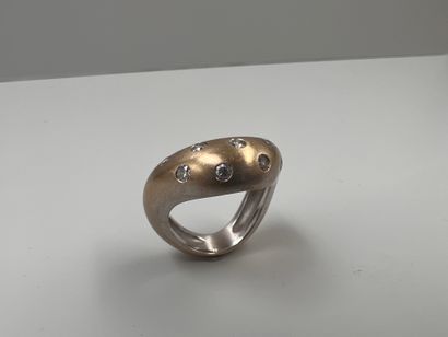null Ring "point" in 18k white gold studded with diamonds. In the taste of FRED....