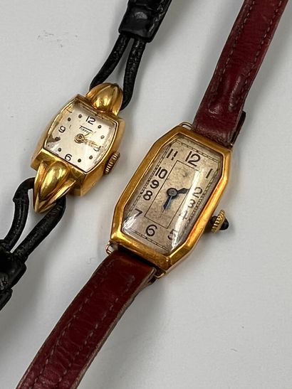 Lot including two watches: 

- TISSOT. Lady's...