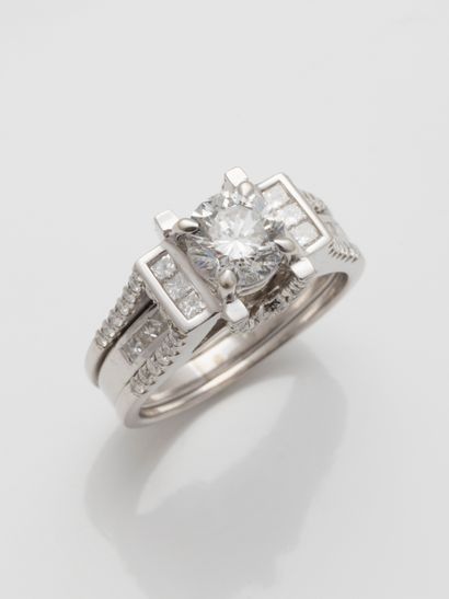null Elegant 18k white gold ring surmounted by a brilliant-cut diamond of 1ct approximately...