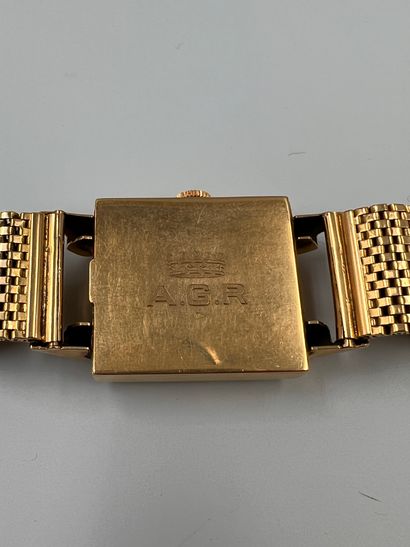 null OMEGA

Bracelet watch in 18k yellow gold. Signed. Circa 1960. 

Gross weight...