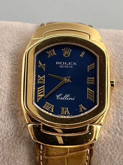 null ROLEX, CELLINI

Reference 6633

Men's watch, 18k yellow gold case, signed blue...