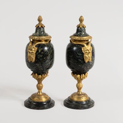 Pair of covered vases in green marble and...