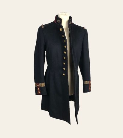 null Tunic of captain doctor.

In national blue cloth with expectations of decorations,...