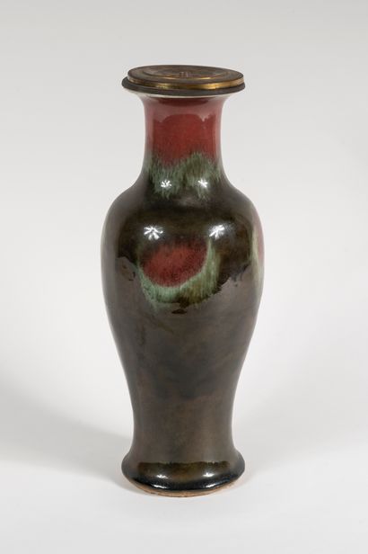 CHINA, 19th century

Baluster vase. 

Brown,...