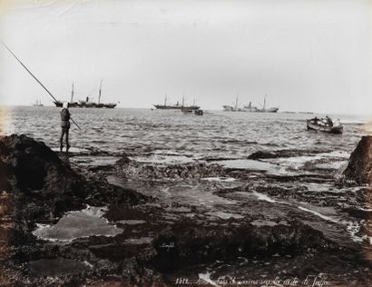 null Félix BONFILS (1831-1885) 
Les rochers et navires sur la rade de Jafa 
Photographie...
