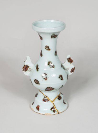 CHINA, Late 19th, early 20th century

Vase...
