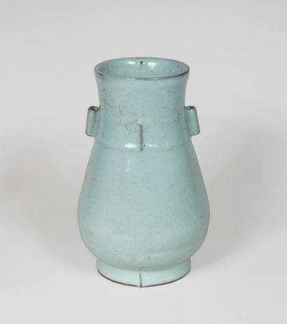 CHINE, XVIIIè siècle 

Vase de forme balustre...