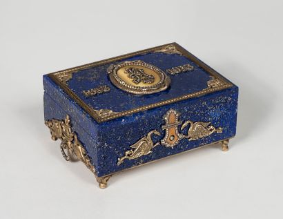 null RUSSIA, 20th century

Precious rectangular box in lapis lazuli mounted in vermeil...