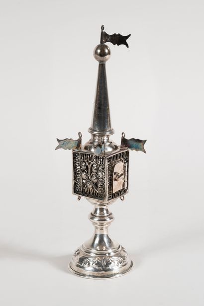 null GERMANY, 19th century

Silver-plated metal bessamin turret representing a square...