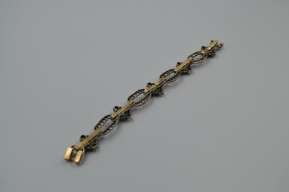 null Magnifique bracelet en or jaune 18k et argent composé de maillons de forme oblongue...