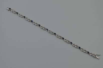 18k white gold bracelet decorated with knots...