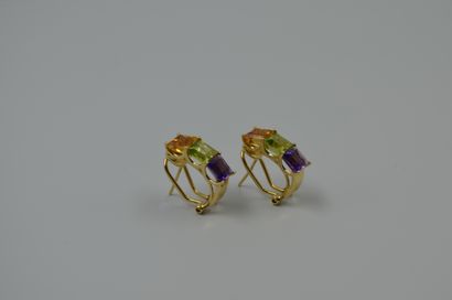 null Pair of earrings in 18k yellow gold with amethysts, peridots and square citrines....
