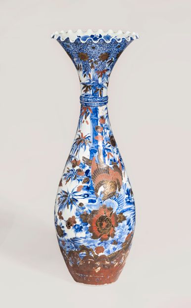 Japon, XXè siècle

Grand vase à décor d'oiseaux...