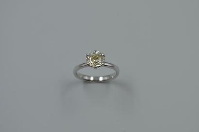 null Solitaire in 18k white gold set with a diamond of 1.50cts. 

Gross weight: 3,90gr....