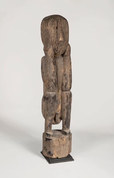 null VIETNAM, JARAÏ 

Sculpture antropomorphe d'ancêtre dit JARAÏ représentant un...