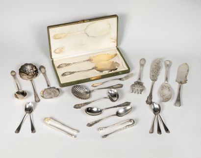 Silver lot including : 

- Two silver and...