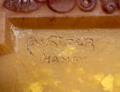 null 
Almaric WALTER (1870-1959) NANCY 




Vide-poche en pâte de verre à décor de...