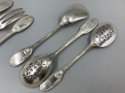 null CHRISTOFLE
Set of six silver plated hors d'oeuvre cutlery, foliated pattern,...